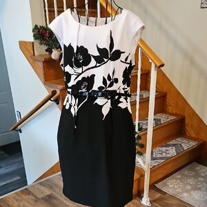 👗Connected Apparel Black and White Floral Midi Dress